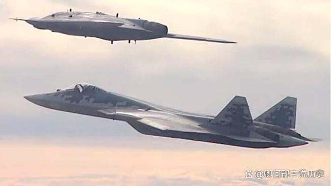 歼35与歼20S已入列？博主解读 双座版引领未来空战